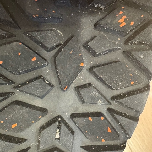 Merrell Brown and Black hiking waterproof Boots with Fuzzy Lining - Picture 4 of 14